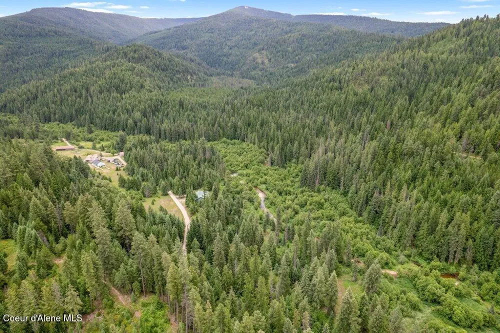 842 Eastriver Spur Priest River, ID 83856