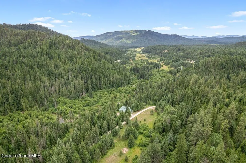 842 Eastriver Spur Priest River, ID 83856