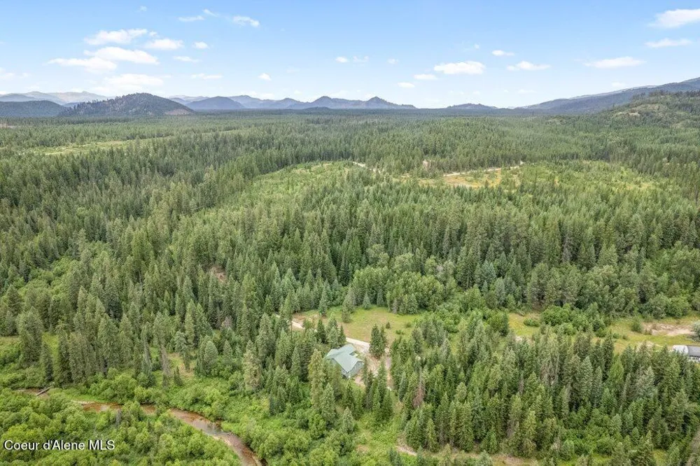 842 Eastriver Spur Priest River, ID 83856