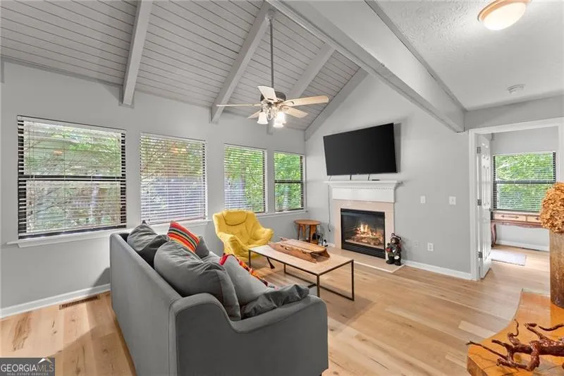 17 Dach Bruecke Gasse Helen, GA 30545