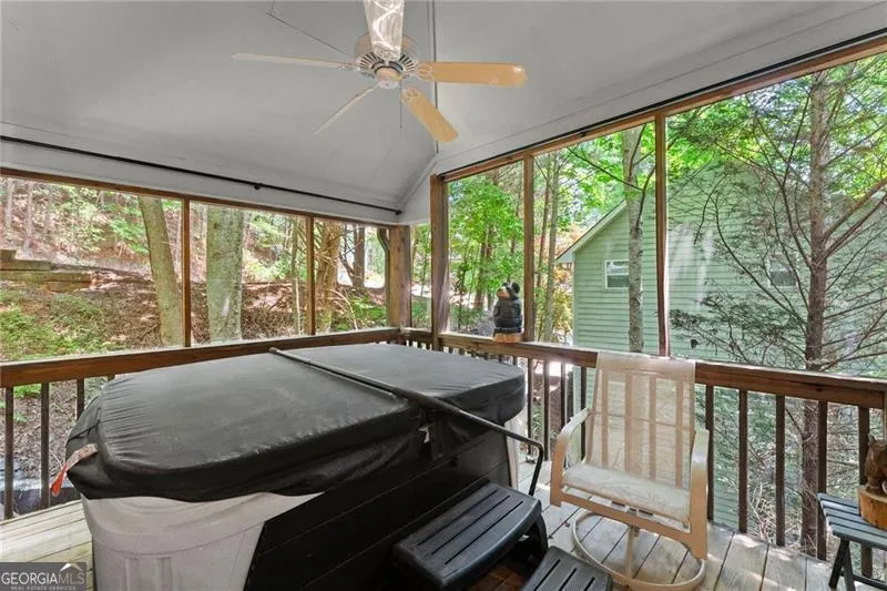 17 Dach Bruecke Gasse Helen, GA 30545