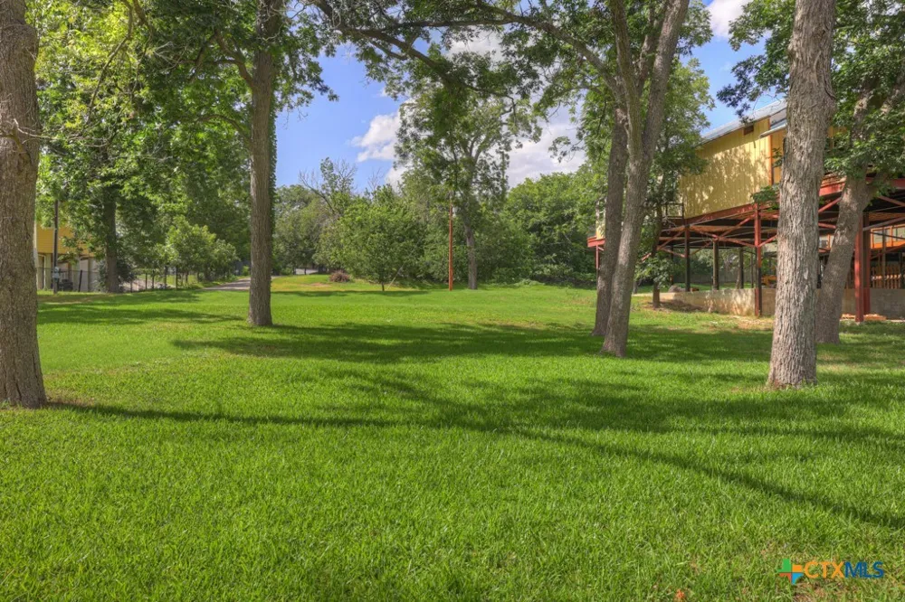 1155 Ethel Seguin, TX 78155