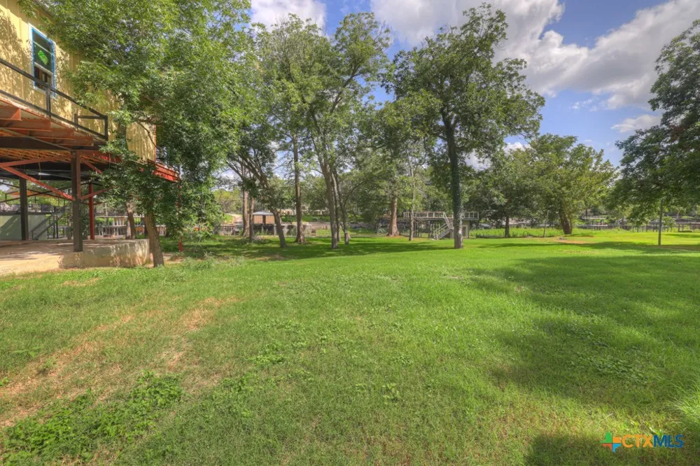 1155 Ethel Seguin, TX 78155