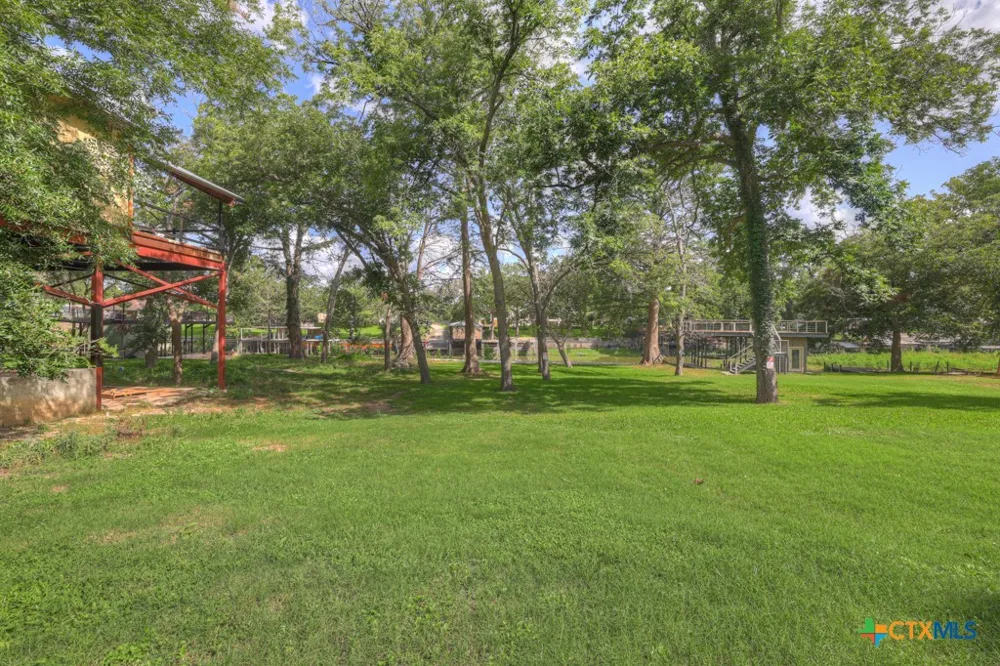 1155 Ethel Seguin, TX 78155