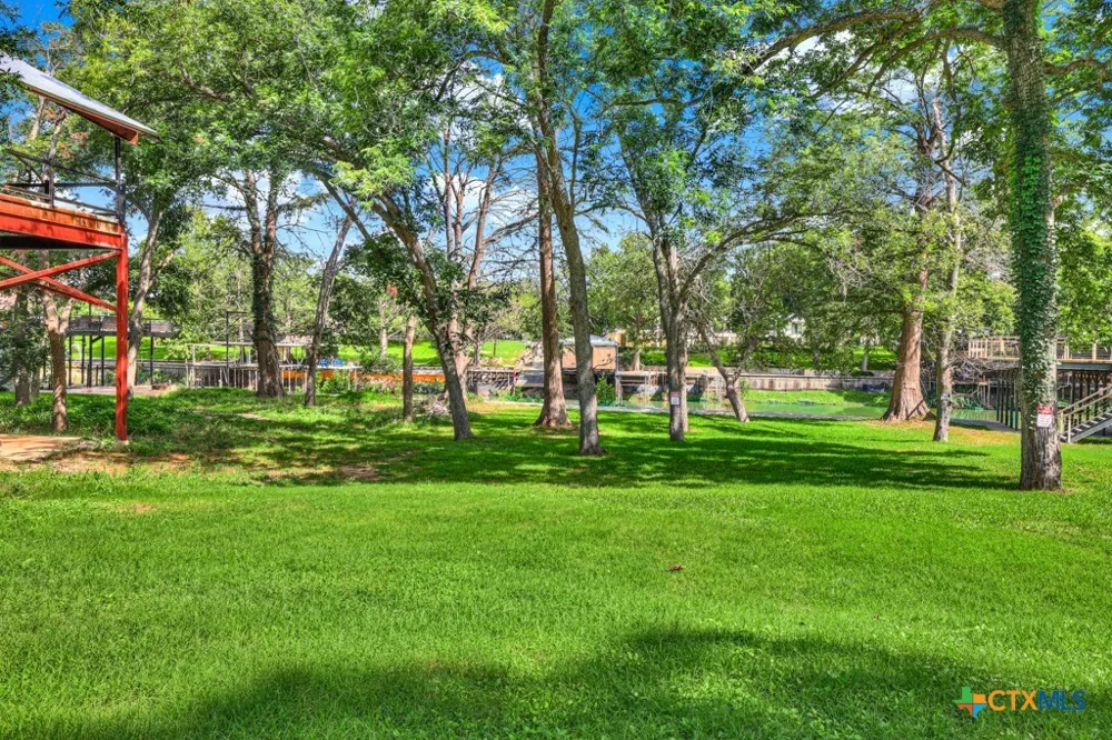 1155 Ethel Seguin, TX 78155