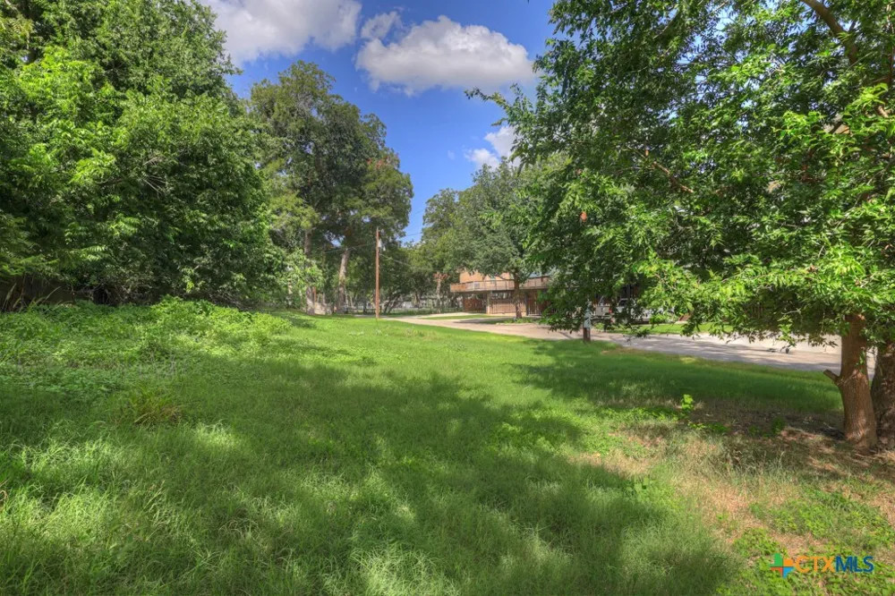 1150 Ethel Seguin, TX 78155