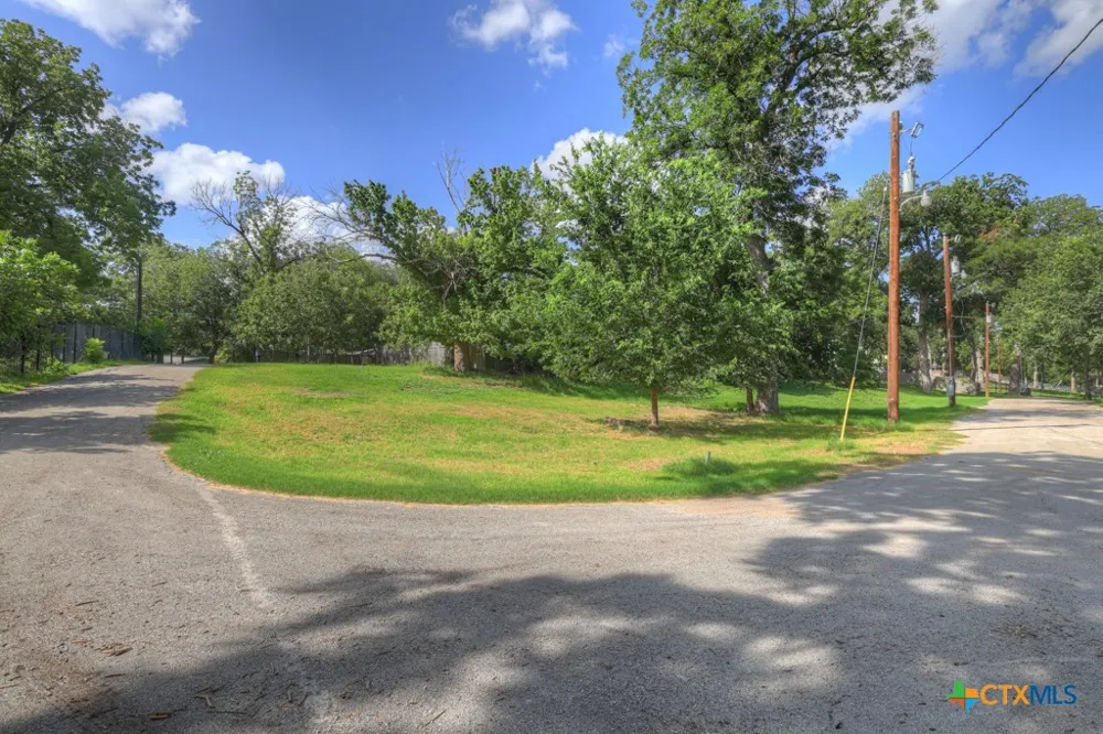 1150 Ethel Seguin, TX 78155