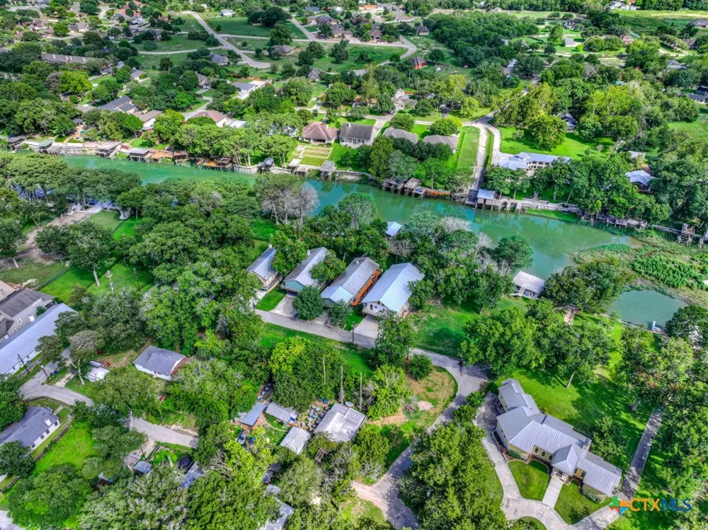 1150 Ethel Seguin, TX 78155