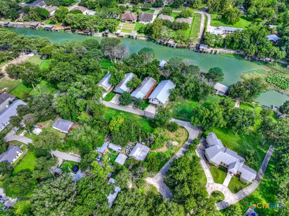 1150 Ethel Seguin, TX 78155