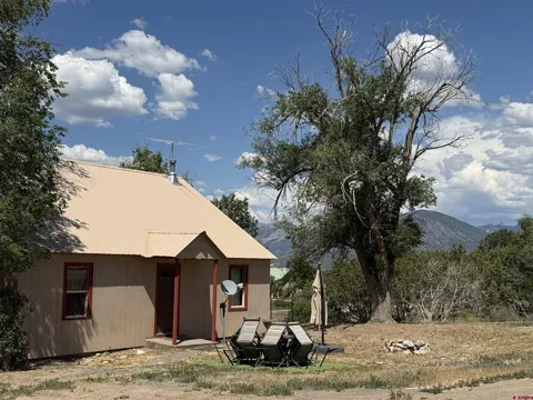 2001 Black Canyon Rd