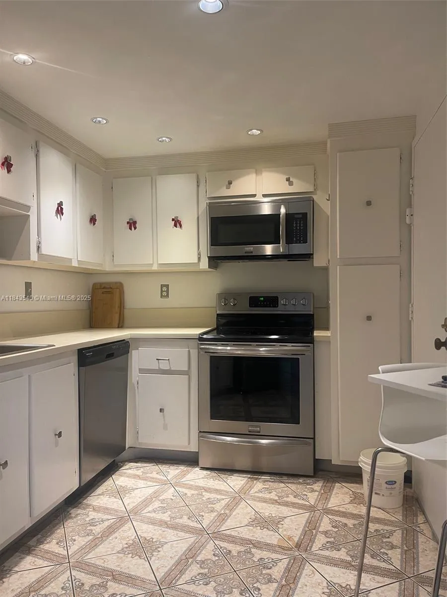 3725 S Ocean Dr #415 Hollywood, FL 33019