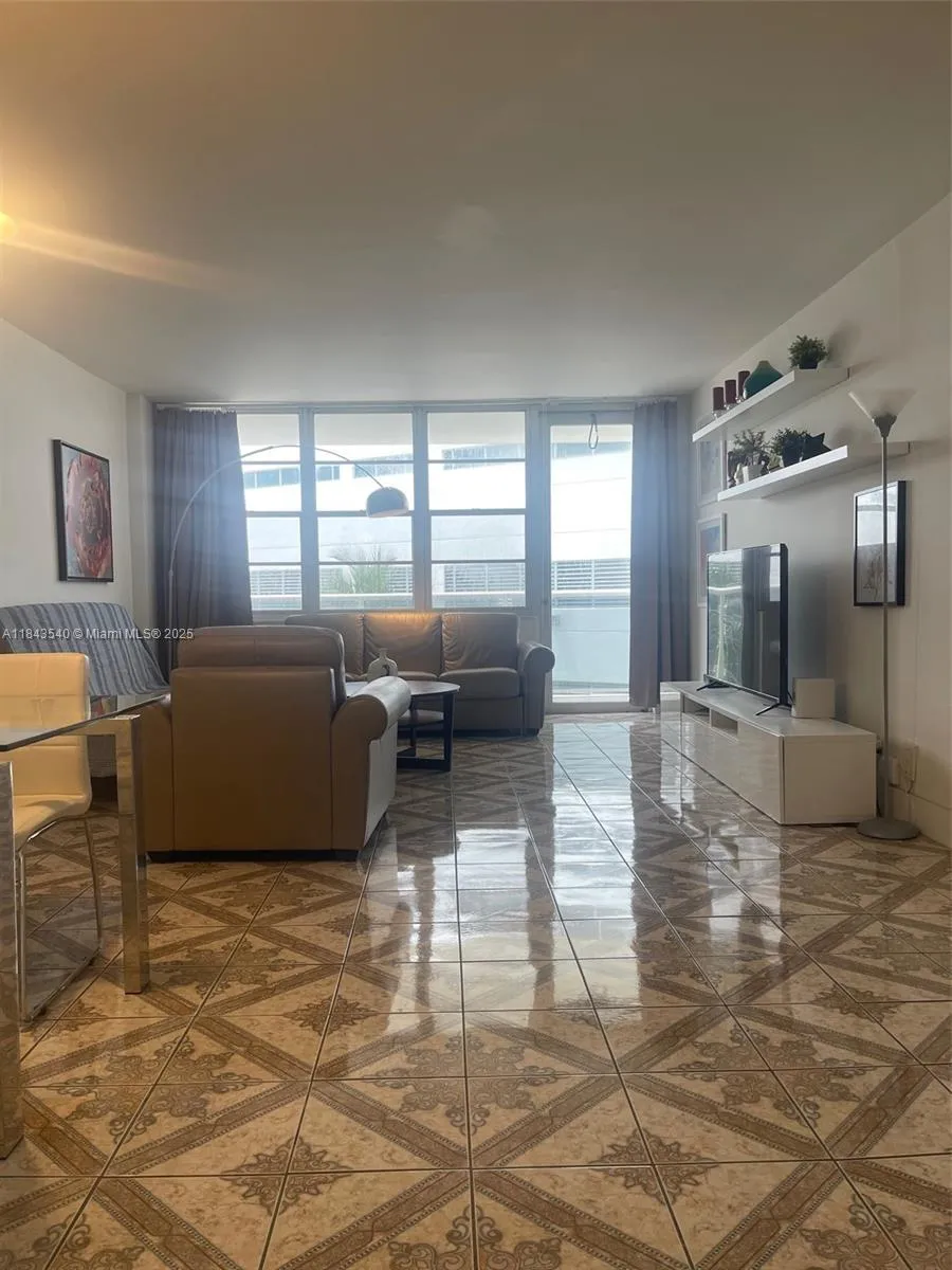 3725 S Ocean Dr #415 Hollywood, FL 33019