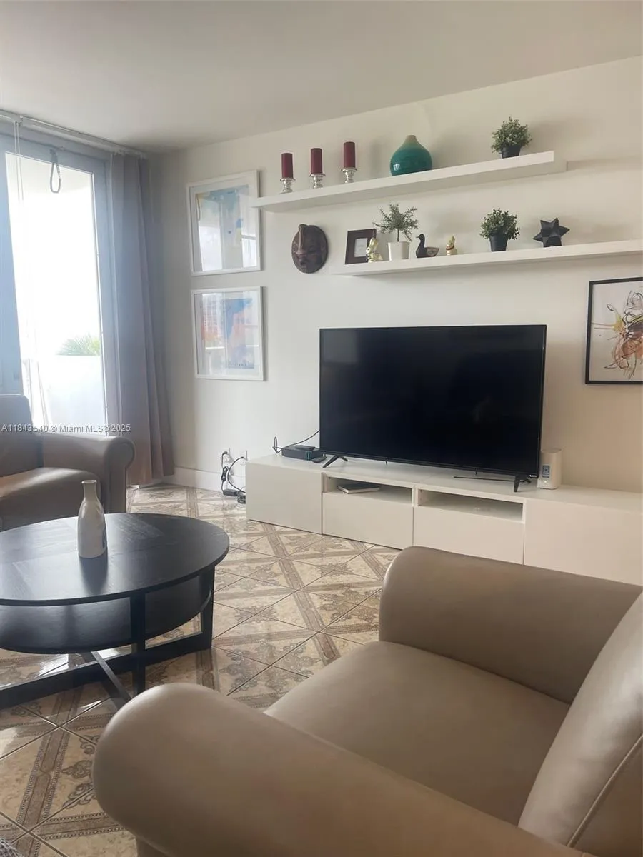 3725 S Ocean Dr #415 Hollywood, FL 33019