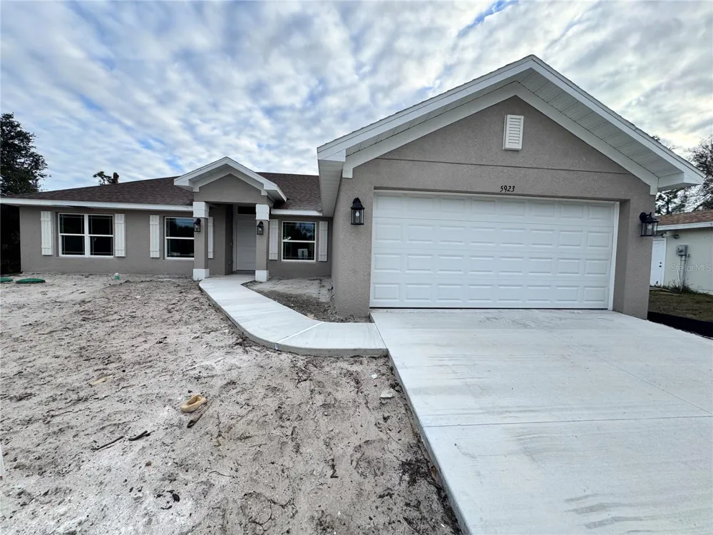 5923 GIFFEN AVENUE North Port, FL 34291