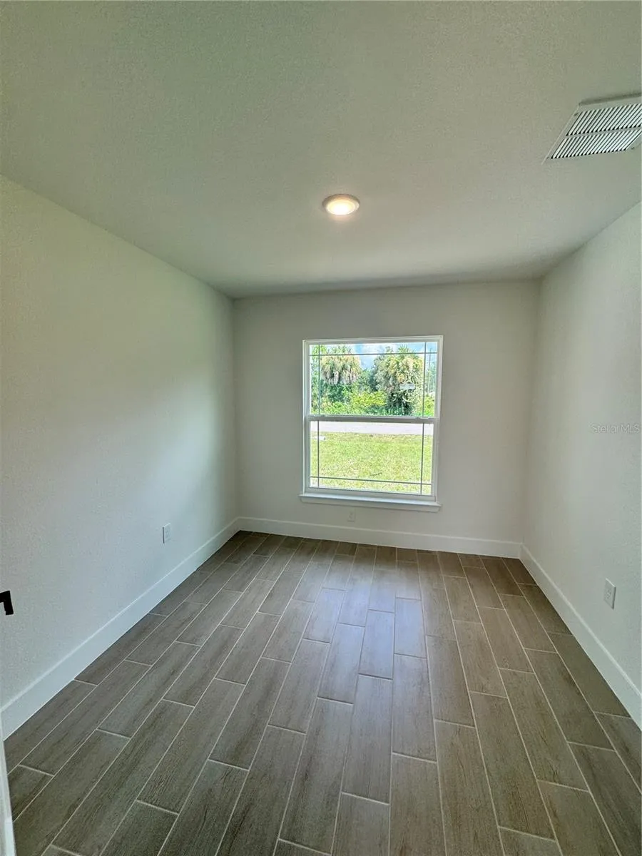 5923 GIFFEN AVENUE North Port, FL 34291