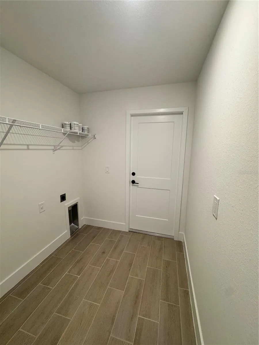 5923 GIFFEN AVENUE North Port, FL 34291