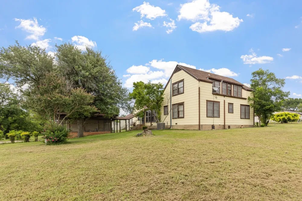 701 5th Street Honey Grove, TX 75446