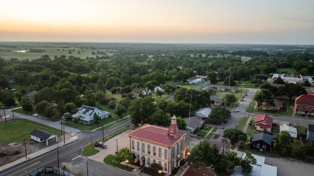 701 5th Street Honey Grove, TX 75446