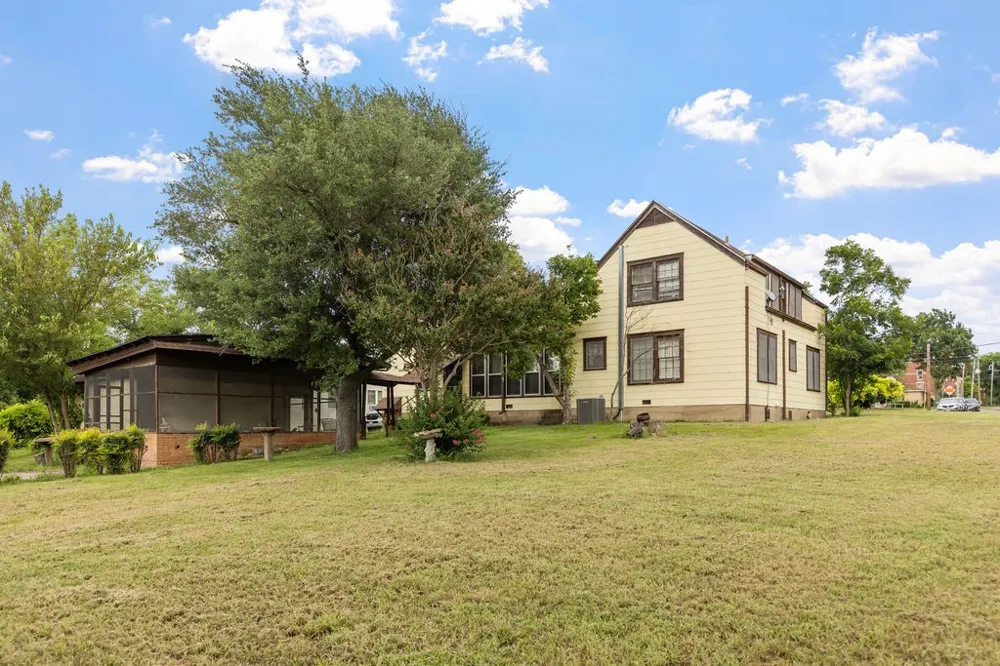 701 5th Street Honey Grove, TX 75446
