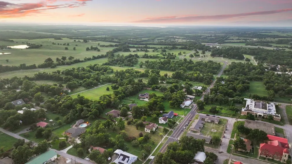 701 5th Street Honey Grove, TX 75446