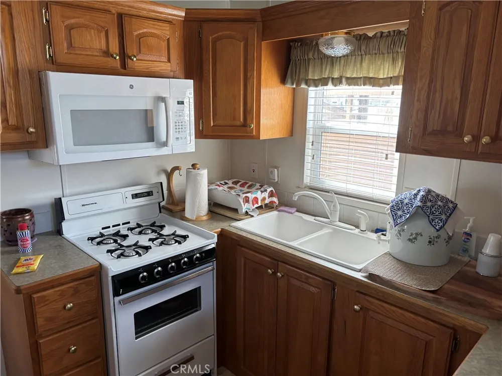 1295 S Cawston Avenue #143 Hemet, CA 92545