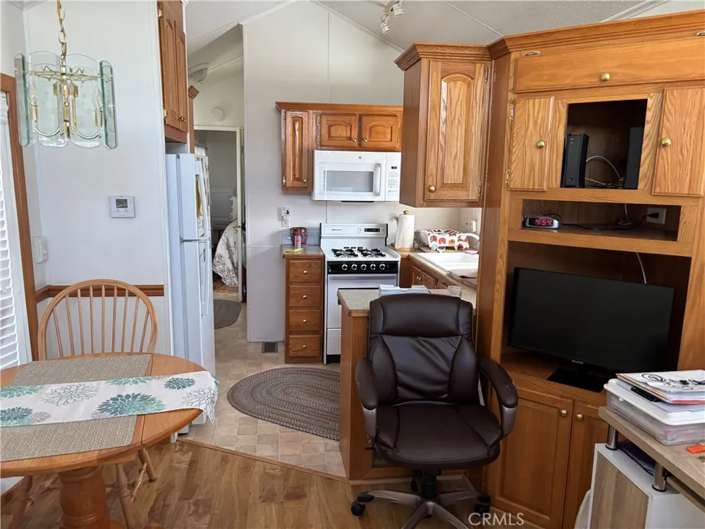 1295 S Cawston Avenue #143 Hemet, CA 92545