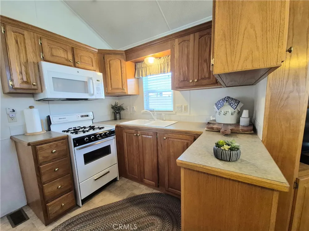 1295 S Cawston Avenue #143 Hemet, CA 92545