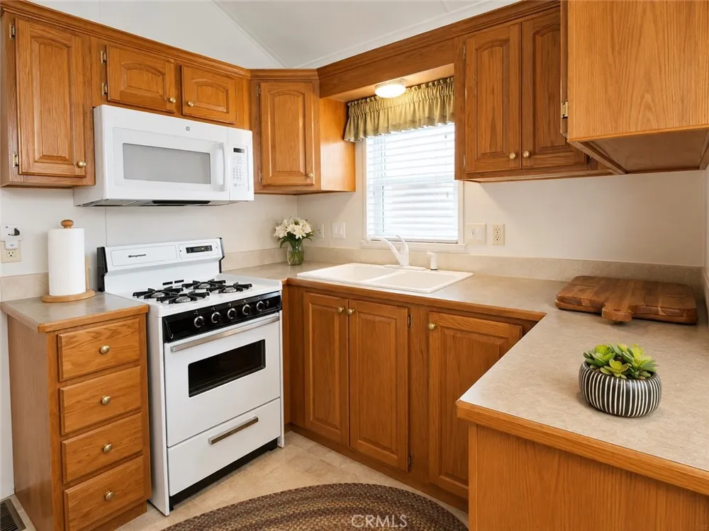 1295 S Cawston Avenue #143 Hemet, CA 92545