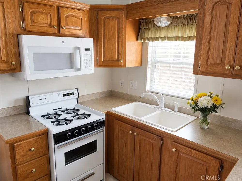 1295 S Cawston Avenue #143 Hemet, CA 92545