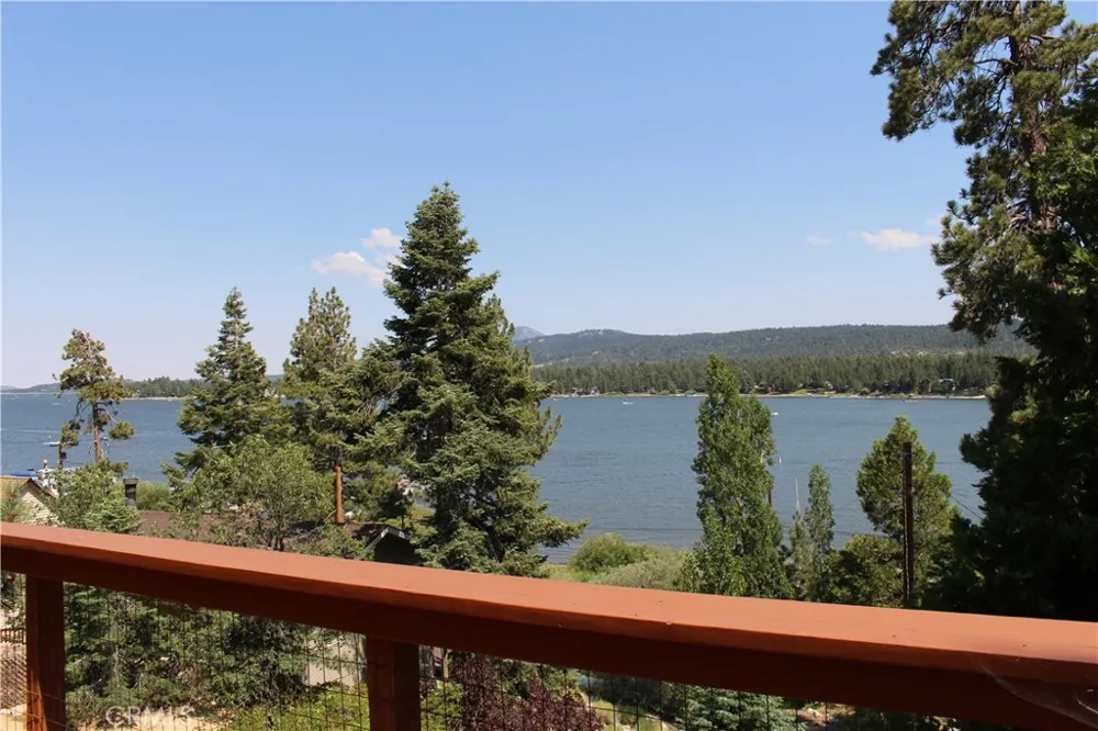 38532 Shore Drive Fawnskin, CA 92333