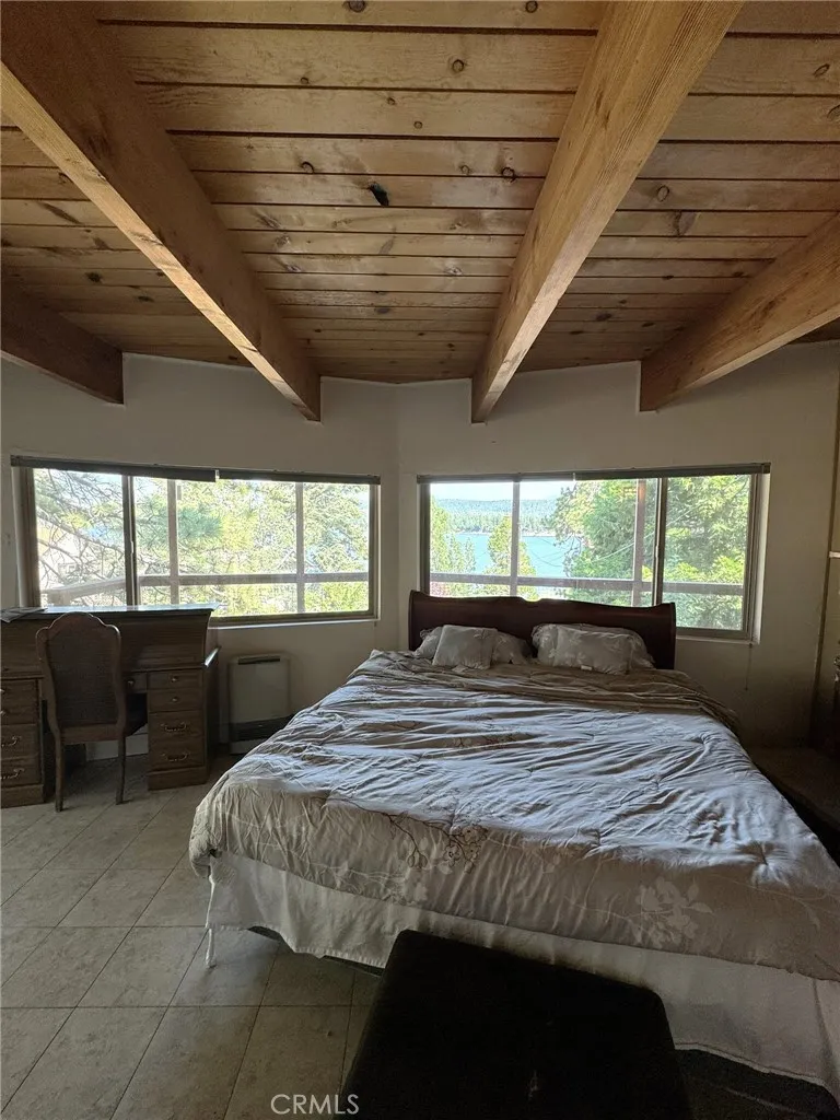 38532 Shore Drive Fawnskin, CA 92333