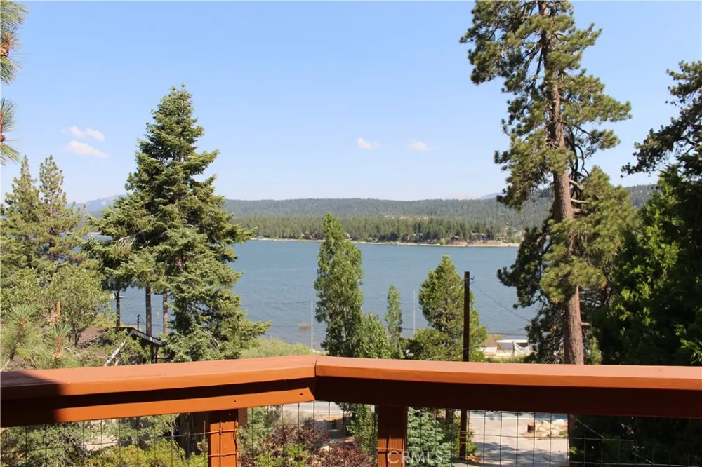 38532 Shore Drive Fawnskin, CA 92333