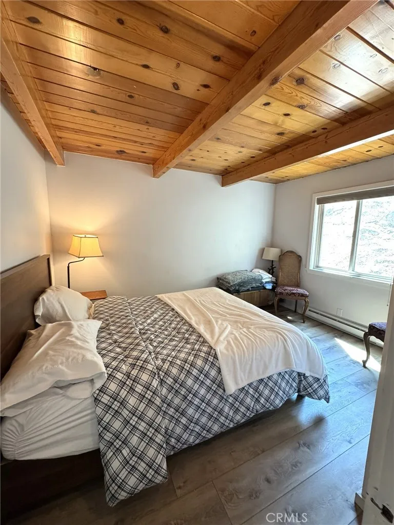 38532 Shore Drive Fawnskin, CA 92333