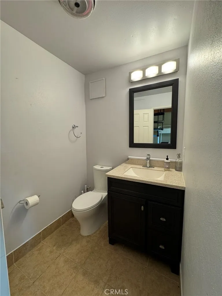 38532 Shore Drive Fawnskin, CA 92333