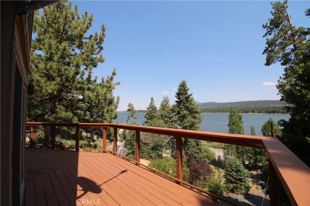 38532 Shore Drive Fawnskin, CA 92333