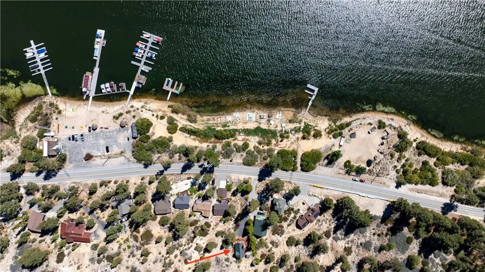 38532 Shore Drive Fawnskin, CA 92333