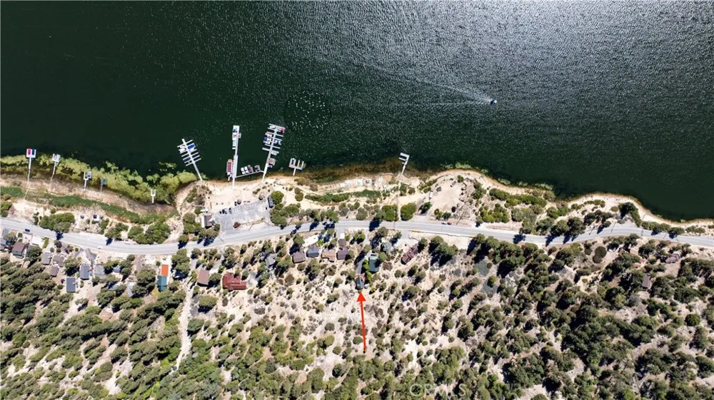 38532 Shore Drive Fawnskin, CA 92333