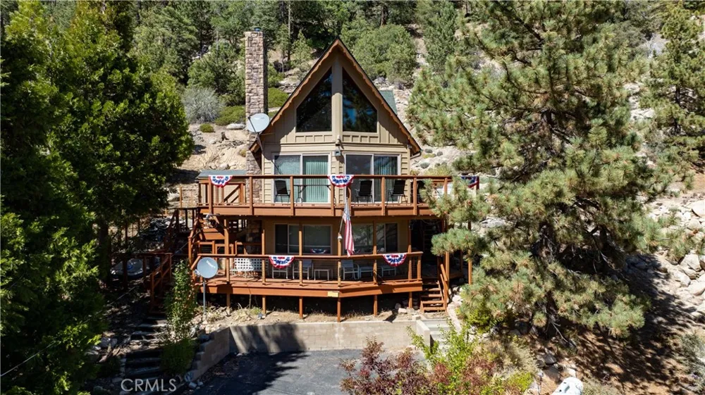 38532 Shore Drive Fawnskin, CA 92333