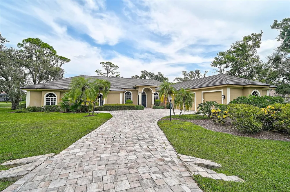 852 MACEWEN DRIVE Osprey, FL 34229