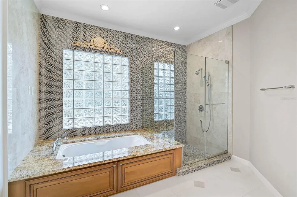 852 MACEWEN DRIVE Osprey, FL 34229