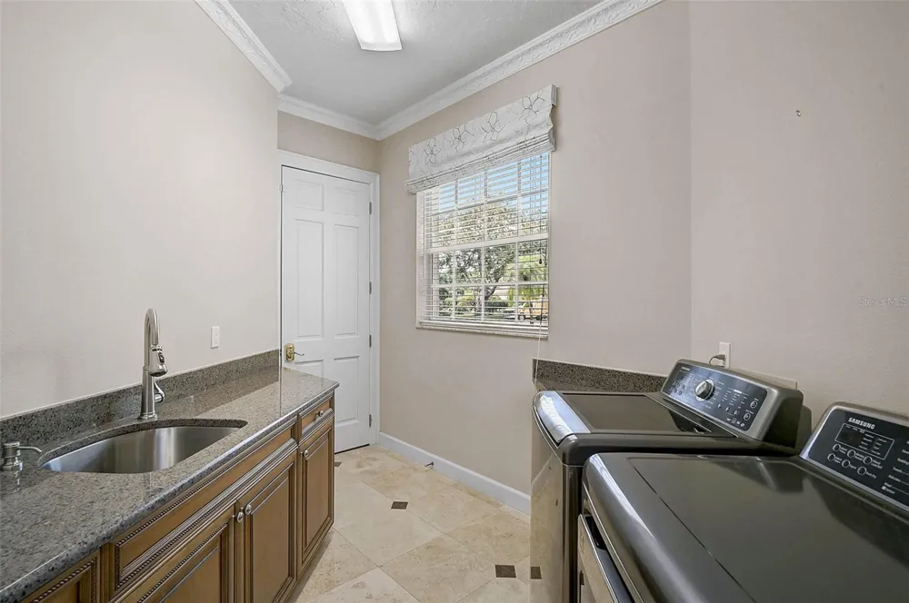 852 MACEWEN DRIVE Osprey, FL 34229