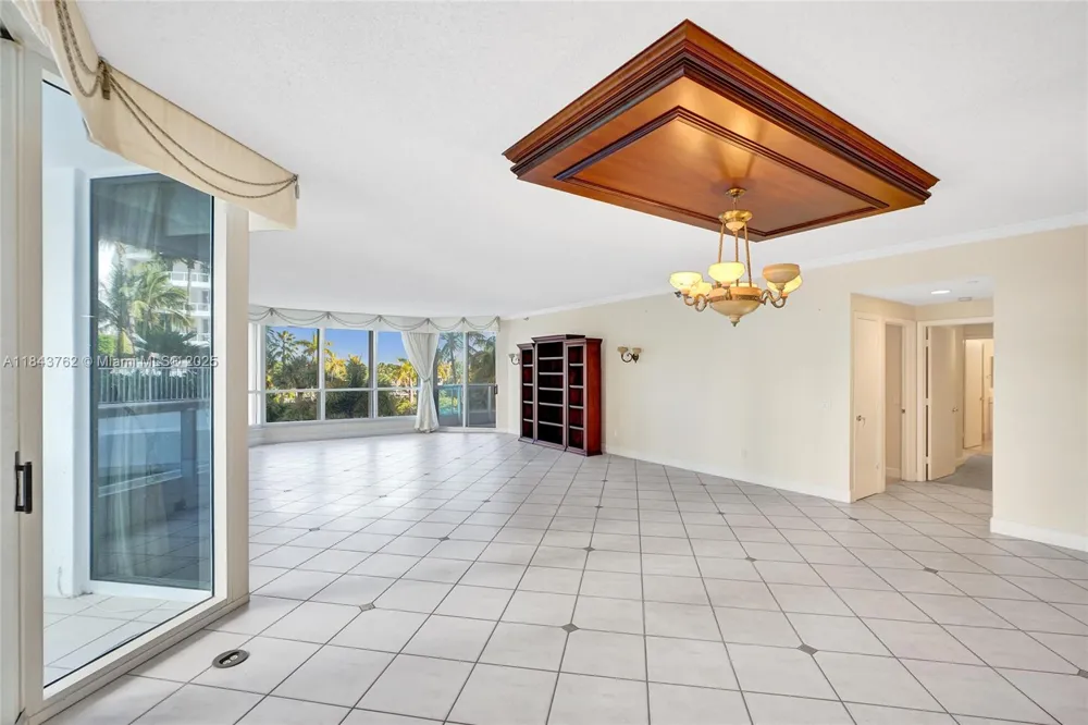 21150 Point Pl #406 Aventura, FL 33180