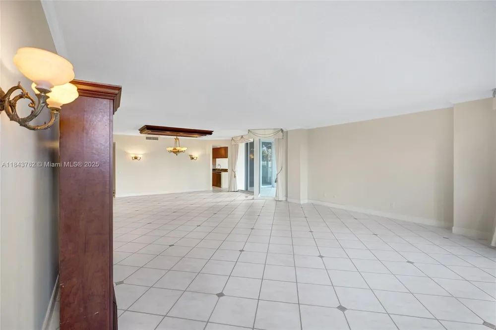 21150 Point Pl #406 Aventura, FL 33180
