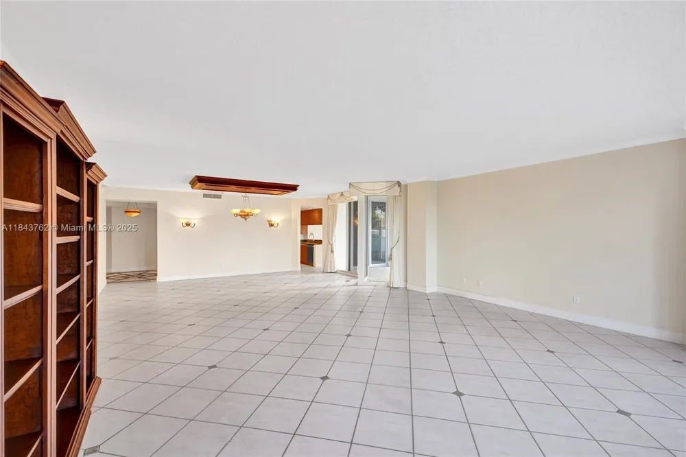 21150 Point Pl #406 Aventura, FL 33180