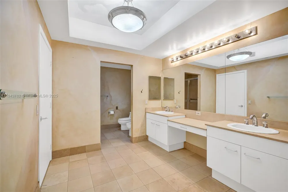 21150 Point Pl #406 Aventura, FL 33180