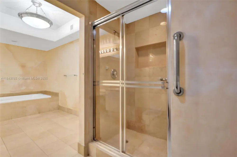 21150 Point Pl #406 Aventura, FL 33180
