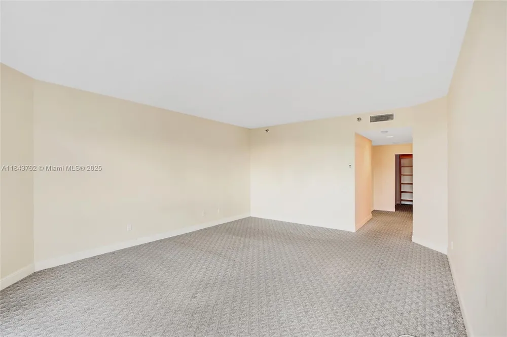 21150 Point Pl #406 Aventura, FL 33180