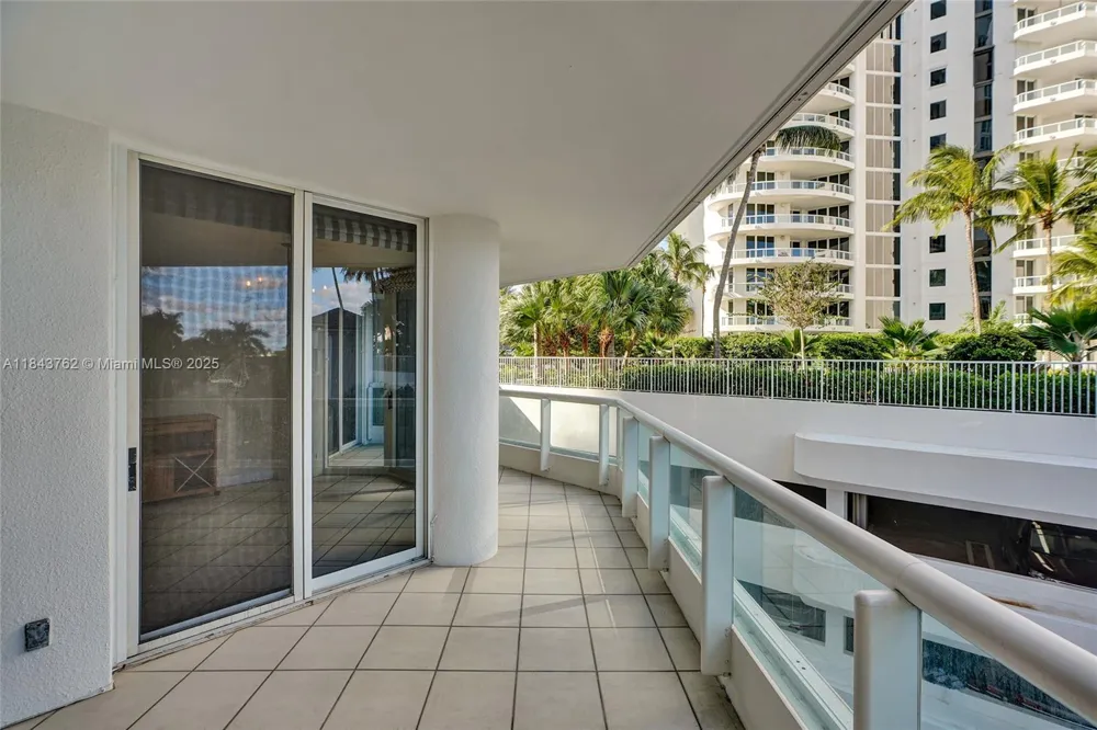 21150 Point Pl #406 Aventura, FL 33180