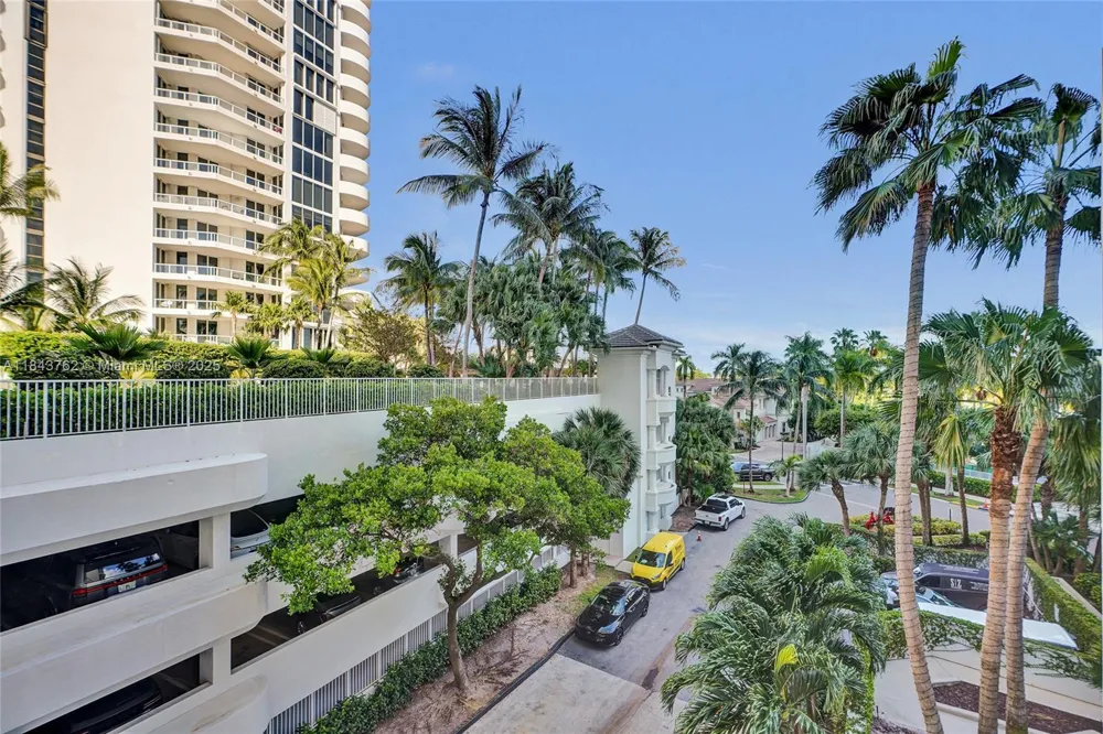 21150 Point Pl #406 Aventura, FL 33180