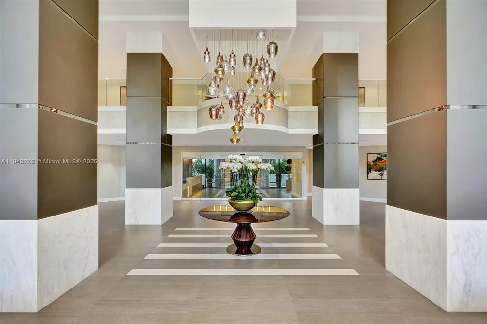 21150 Point Pl #406 Aventura, FL 33180